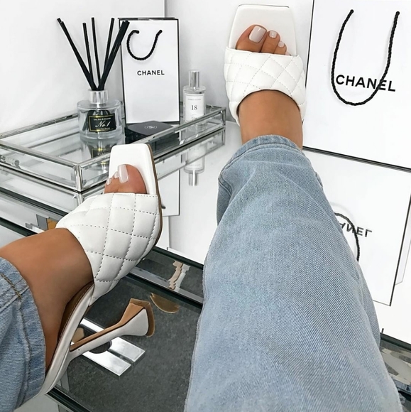 🆕️//The kyra// white quilted Mule/heel - Picture 5 of 6